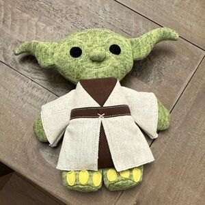 Disney Star Wars Galaxy’s Edge Yoda Plush